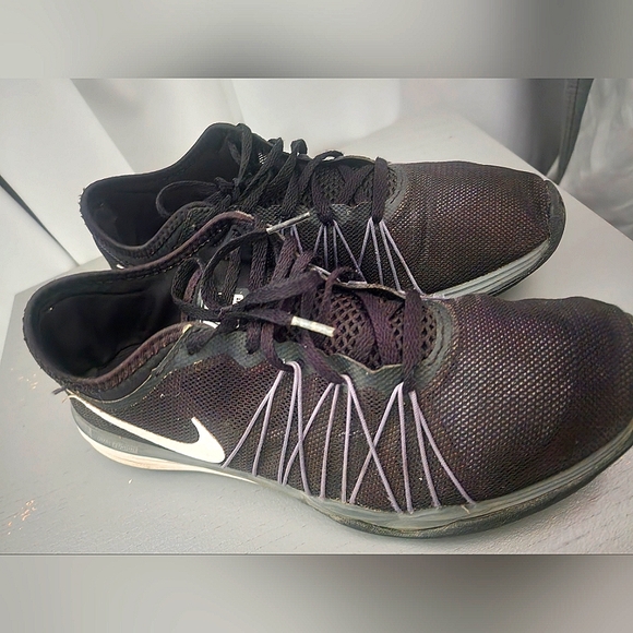 Nike training shoes - Picture 2 of 2